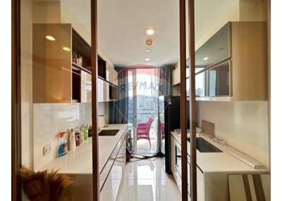 A corner unit in CBD Sathorn area.