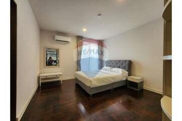 This stunning 3 bedroom,Pet friendly,Bts Thonglor