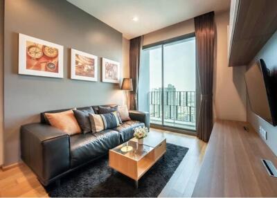 Urban Bangkok Condo: 1BR, 1BA, Pool & Gym