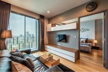 Urban Bangkok Condo: 1BR, 1BA, Pool & Gym