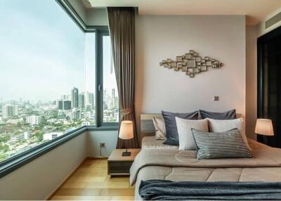 Urban Bangkok Condo: 1BR, 1BA, Pool & Gym