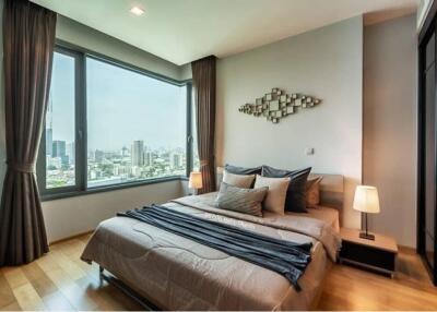 Urban Bangkok Condo: 1BR, 1BA, Pool & Gym