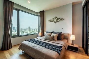 Urban Bangkok Condo: 1BR, 1BA, Pool & Gym