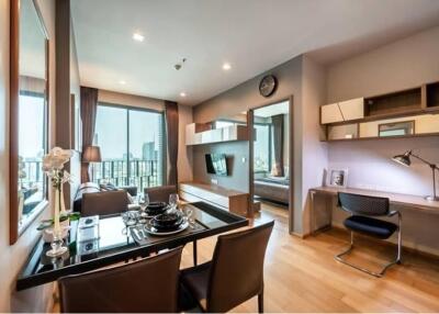 Urban Bangkok Condo: 1BR, 1BA, Pool & Gym