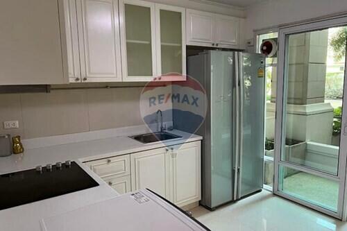 Luxury 3BR Condo in Khlong Toei, Bangkok