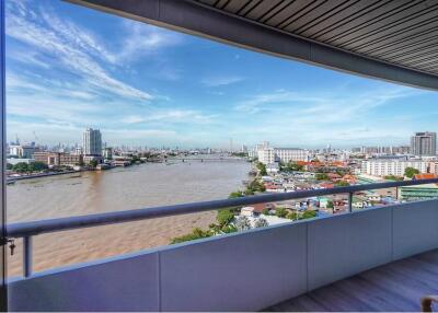 Luxurious 2BR Condo in Central Bangkok