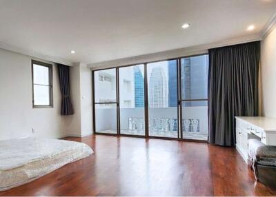 Spacious & Homely 3BR Apartment for Rent Near ASOKE