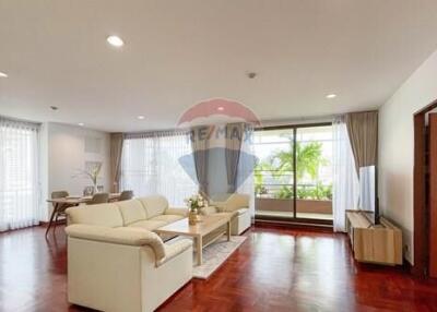 Modern 2-bedroom with Pet friendly; located in the heart of Thonglor.