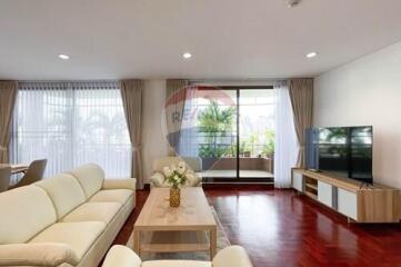 Modern 2-bedroom with Pet friendly; located in the heart of Thonglor.