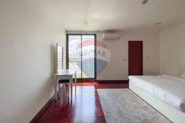 Modern 2-bedroom with Pet friendly; located in the heart of Thonglor.