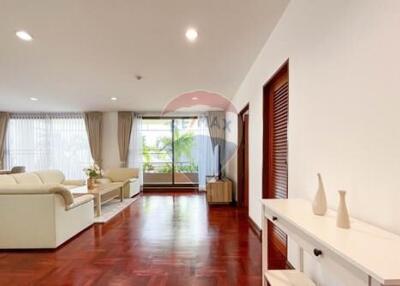 Modern 2-bedroom with Pet friendly; located in the heart of Thonglor.