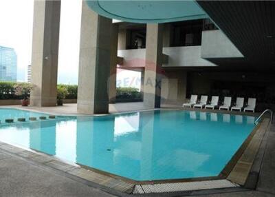 Spacious 3-Bed Condo in Bangkok