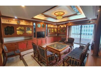 Spacious 3-Bed Condo in Bangkok