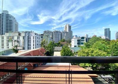 "Spacious 3BR Townhouse in Prime Sukhumvit 49"