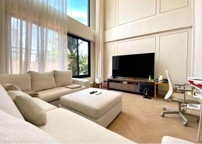 "Spacious 3BR Townhouse in Prime Sukhumvit 49"