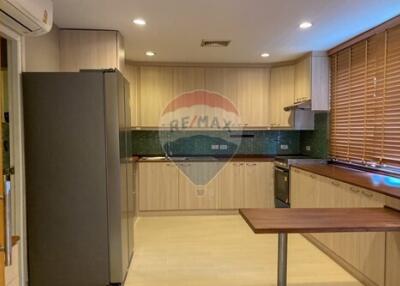 3 bed for rent BTS Phlonchit Rama 4 Lumpini