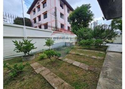 4-Bedroom Single House Near Suanluang Rama 9 Park and Paradise Park Mall