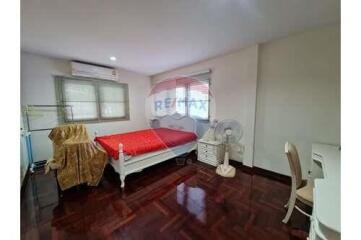 4-Bedroom Single House Near Suanluang Rama 9 Park and Paradise Park Mall