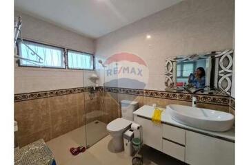 4-Bedroom Single House Near Suanluang Rama 9 Park and Paradise Park Mall