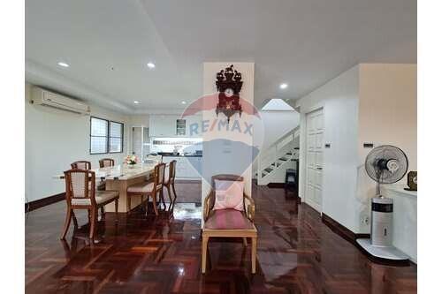 4-Bedroom Single House Near Suanluang Rama 9 Park and Paradise Park Mall