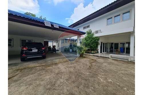 4-Bedroom Single House Near Suanluang Rama 9 Park and Paradise Park Mall