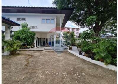 4-Bedroom Single House Near Suanluang Rama 9 Park and Paradise Park Mall