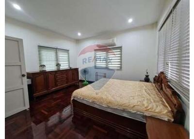 4-Bedroom Single House Near Suanluang Rama 9 Park and Paradise Park Mall