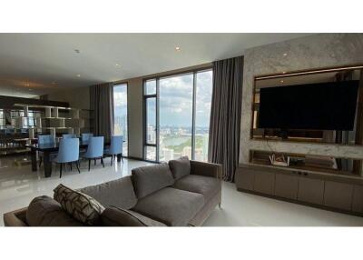 For Sale:  3 Bedrooms Brand New Condominium at Q1 Sukhumvit