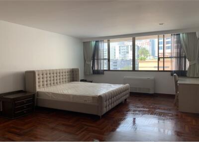 Pet Friendly - Spacious 3 bedroom renovated for rent at Asoke