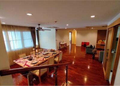 For rent pet friendly apartment 2+1 beds in Sukhumvit 22 BTS Phrompong