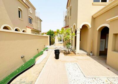 Immaculate  Semi Detached Villa  Vacant