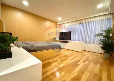 Renovated 3 bedrooms for rent near BTS Promphong