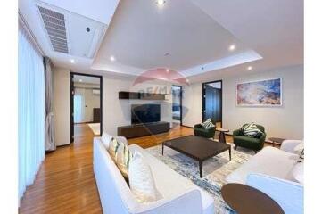 3 bed modern style for rent BTS Nana - Asoke