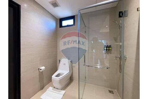 3 bed modern style for rent BTS Nana - Asoke