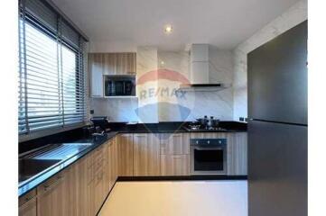 3 bed modern style for rent BTS Nana - Asoke