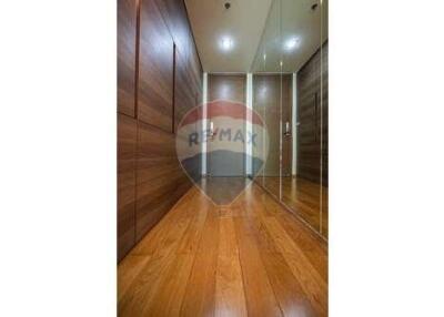 Large 2BR near BTS in Sathorn.