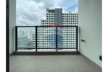 The Loft Asoke Condo For : Stylish 1-Bedroom with Furnishings.