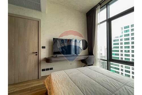 The Loft Asoke Condo For : Stylish 1-Bedroom with Furnishings.