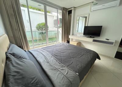 Inexpensive Studio Condo in Pratumnak