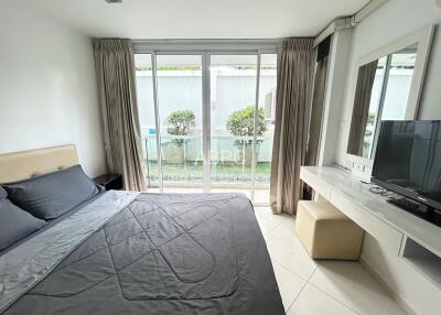 1 Bath in Pratumnak for 900,000 THB CS9597