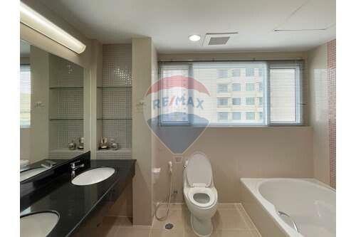 150 Sqm., 2 Beds, 2 Baths Condo listed for ฿ 75,000./Month