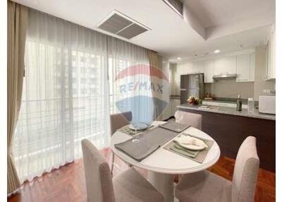 Newly Renovated 2 Bedrooms with amazing facilities in Phrom Phong.