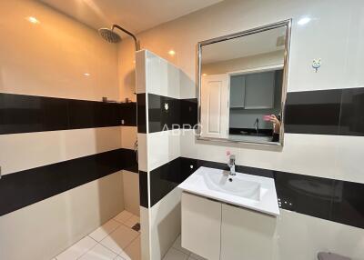 1 Bath in Pratumnak for 900,000 THB CS9598