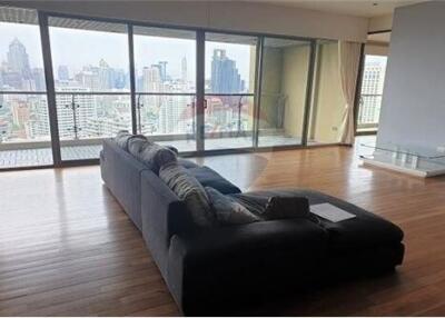 For Rent:  spacious 3 bedrooms big balcony facing lake view at The Lakes Condo