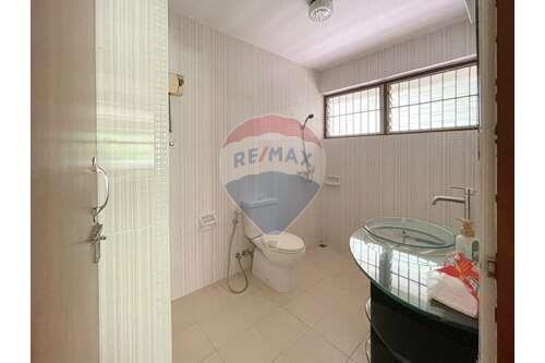 250 Sqm., 3 Beds, 3 Baths Townhouse listed for ฿ 100,000./Month