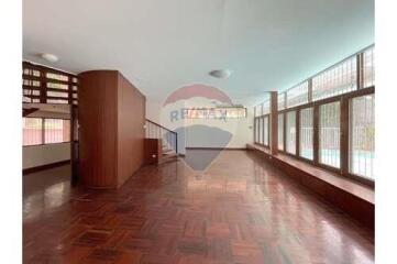 250 Sqm., 3 Beds, 3 Baths Townhouse listed for ฿ 100,000./Month