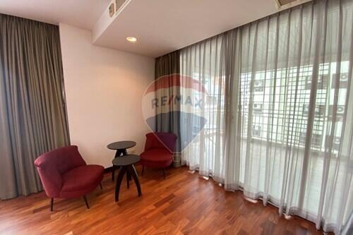 "Spacious Condo in Bangkok with Full Amenities"