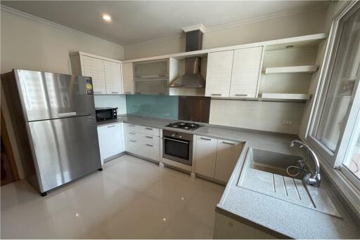 For rent apartment 3bedrooms in Sukhumvit 39 BTS Phrom phong