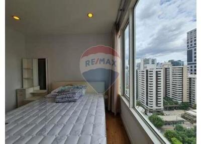 Condo Open View on Sukhumvit 24 with Balcony in Prime Bangkok