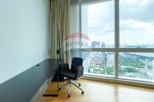 "Millennium Residence: Luxurious 3-Bed Condo in Bangkok"